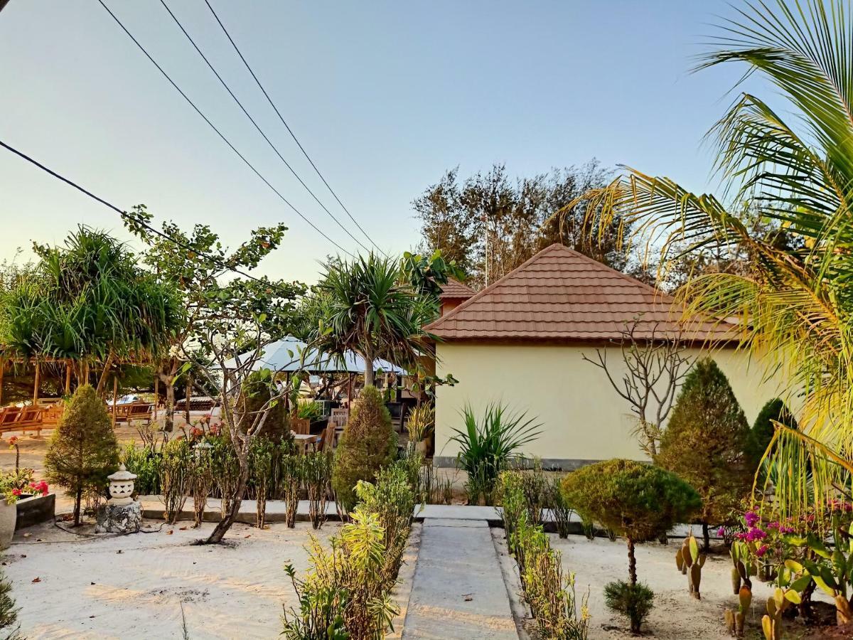 Two Brothers Bungalows Gili Meno Exterior photo