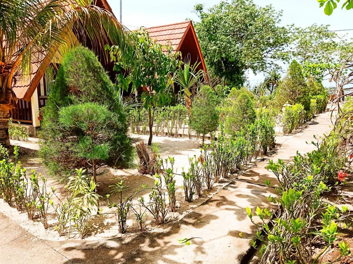 Two Brothers Bungalows Gili Meno Exterior photo