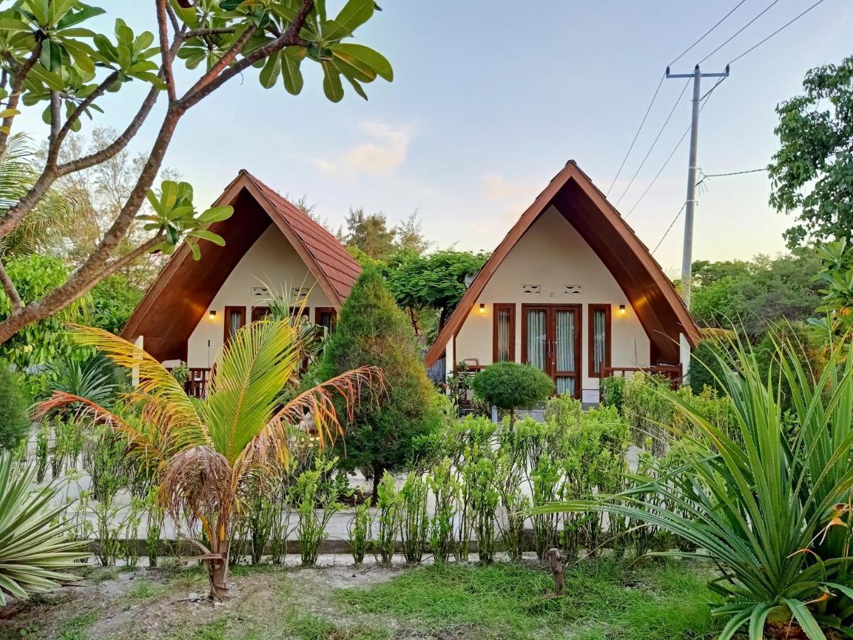 Two Brothers Bungalows Gili Meno Exterior photo