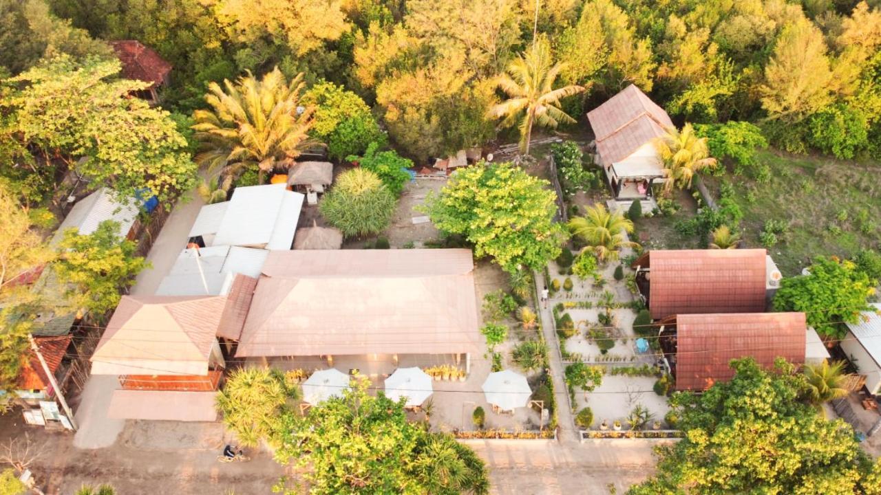 Two Brothers Bungalows Gili Meno Exterior photo