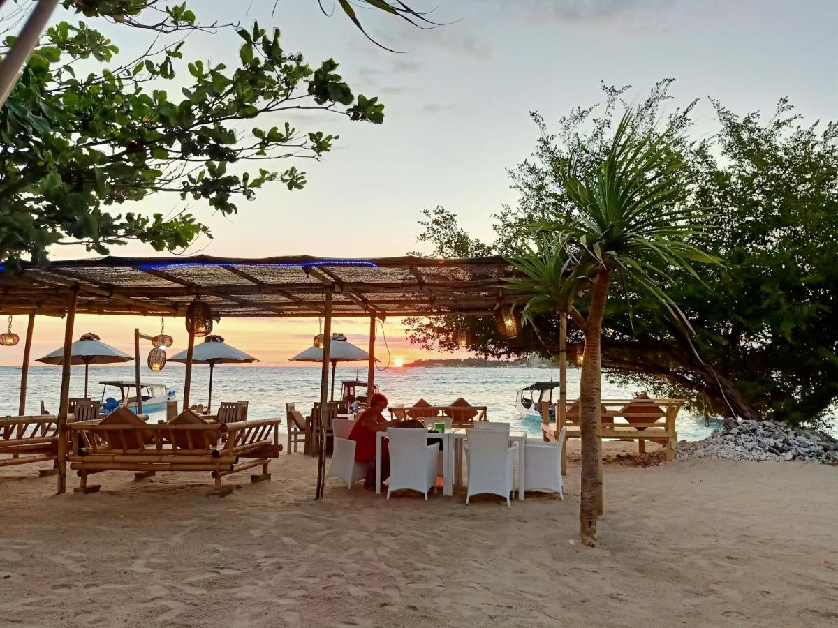 Two Brothers Bungalows Gili Meno Exterior photo