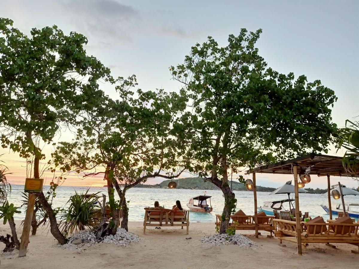 Two Brothers Bungalows Gili Meno Exterior photo